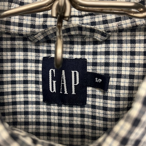 GAP button down - Picture 2 of 4